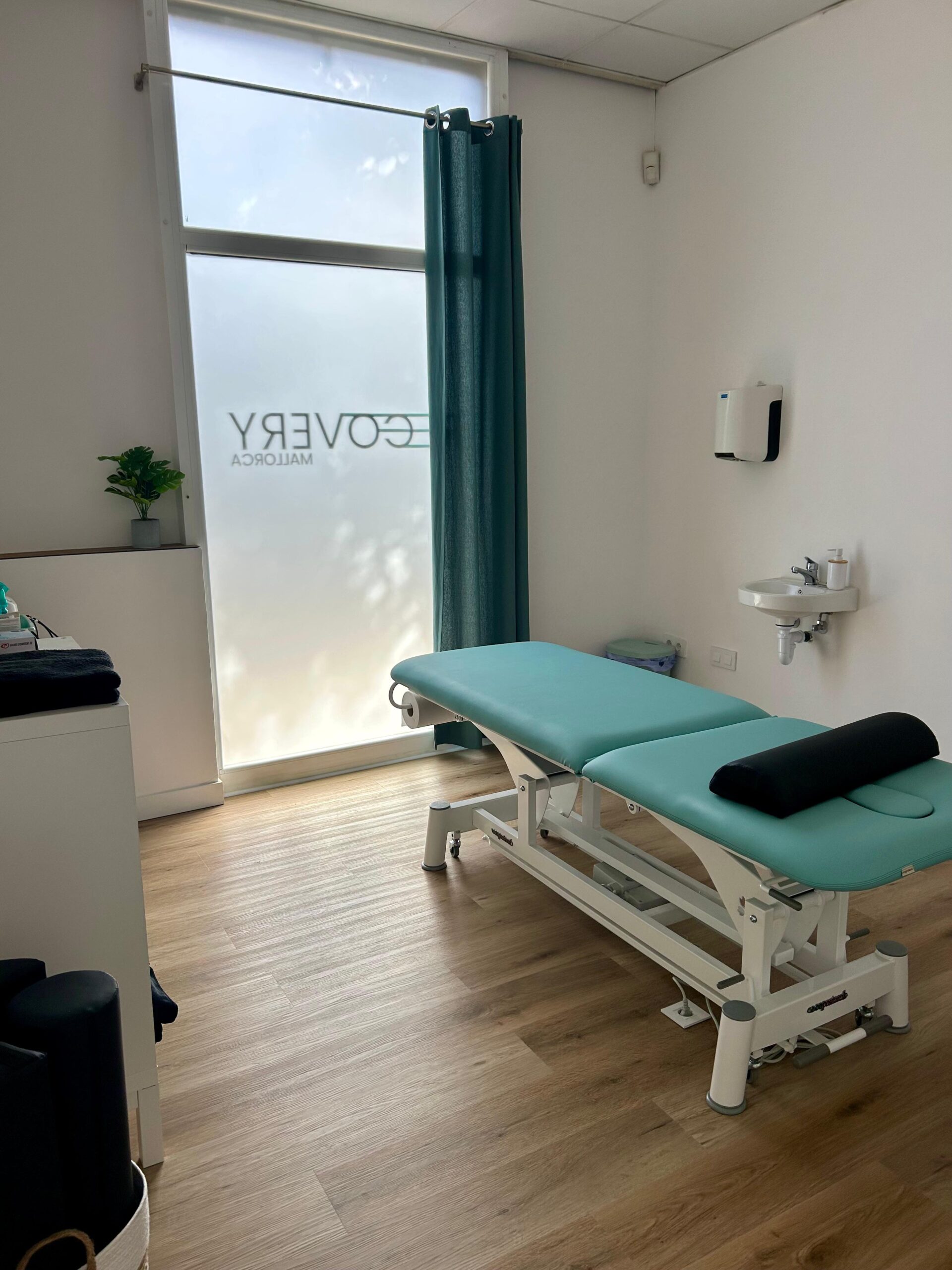 WhatsApp Image 2025-11-03 at 10.27.24 (1)